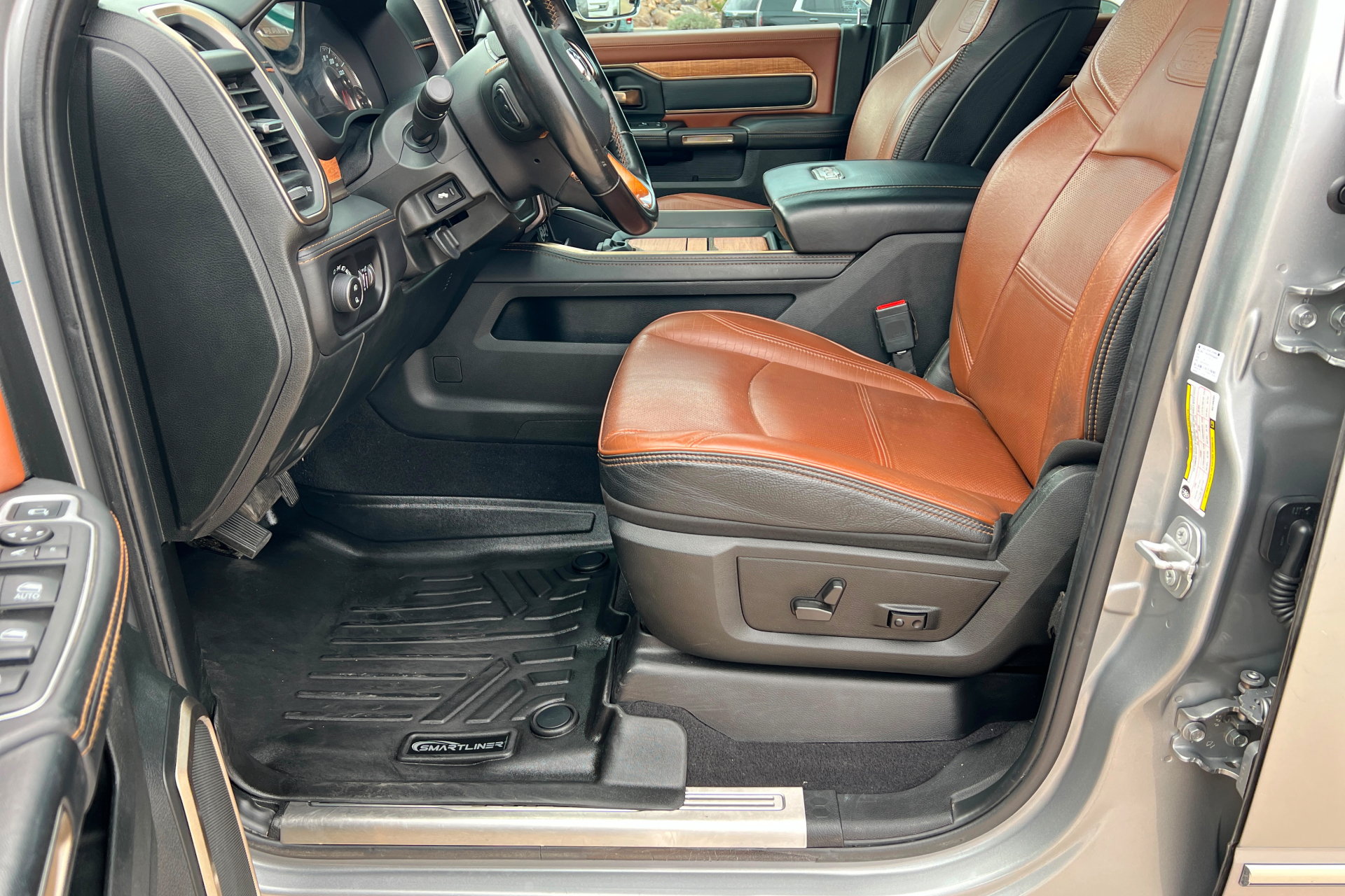 Used 2022 RAM 2500 Limited AWD/4WD image 17