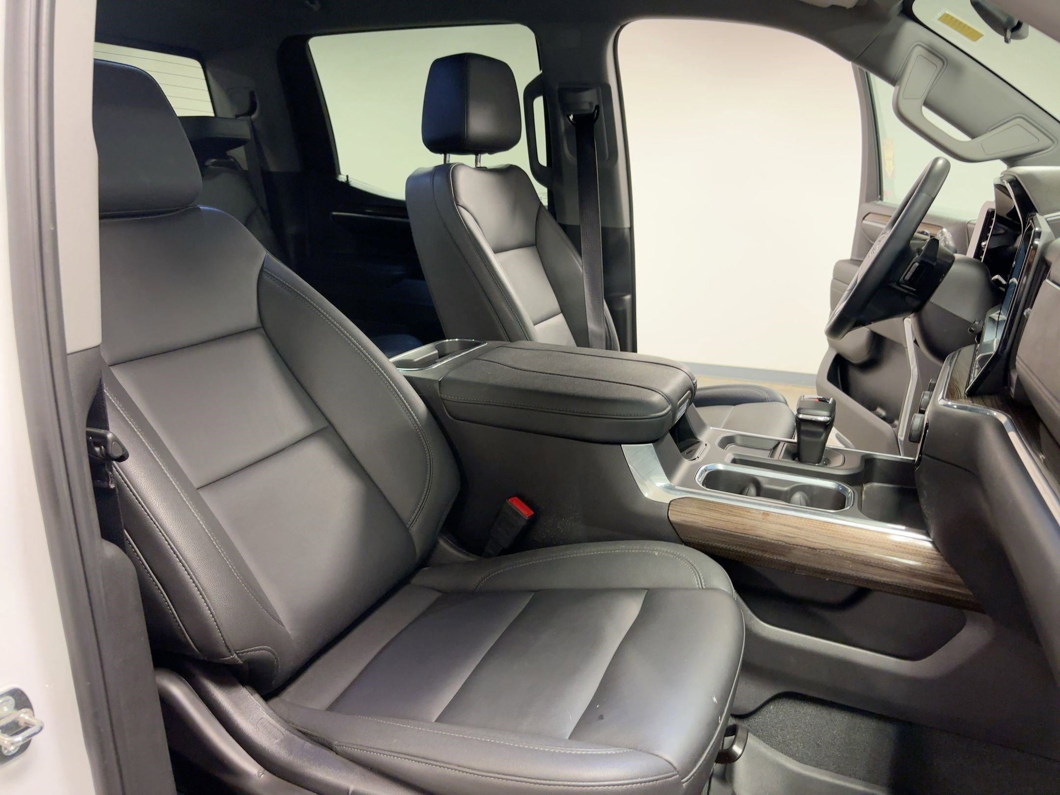 Used 2024 Chevrolet Silverado 1500 LT Trail Boss w/ LT Trail Boss Premium Package image 32