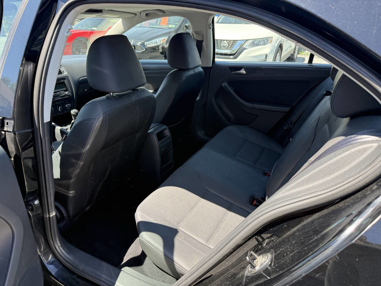 Used 2012 Volkswagen Jetta SE FWD image 15