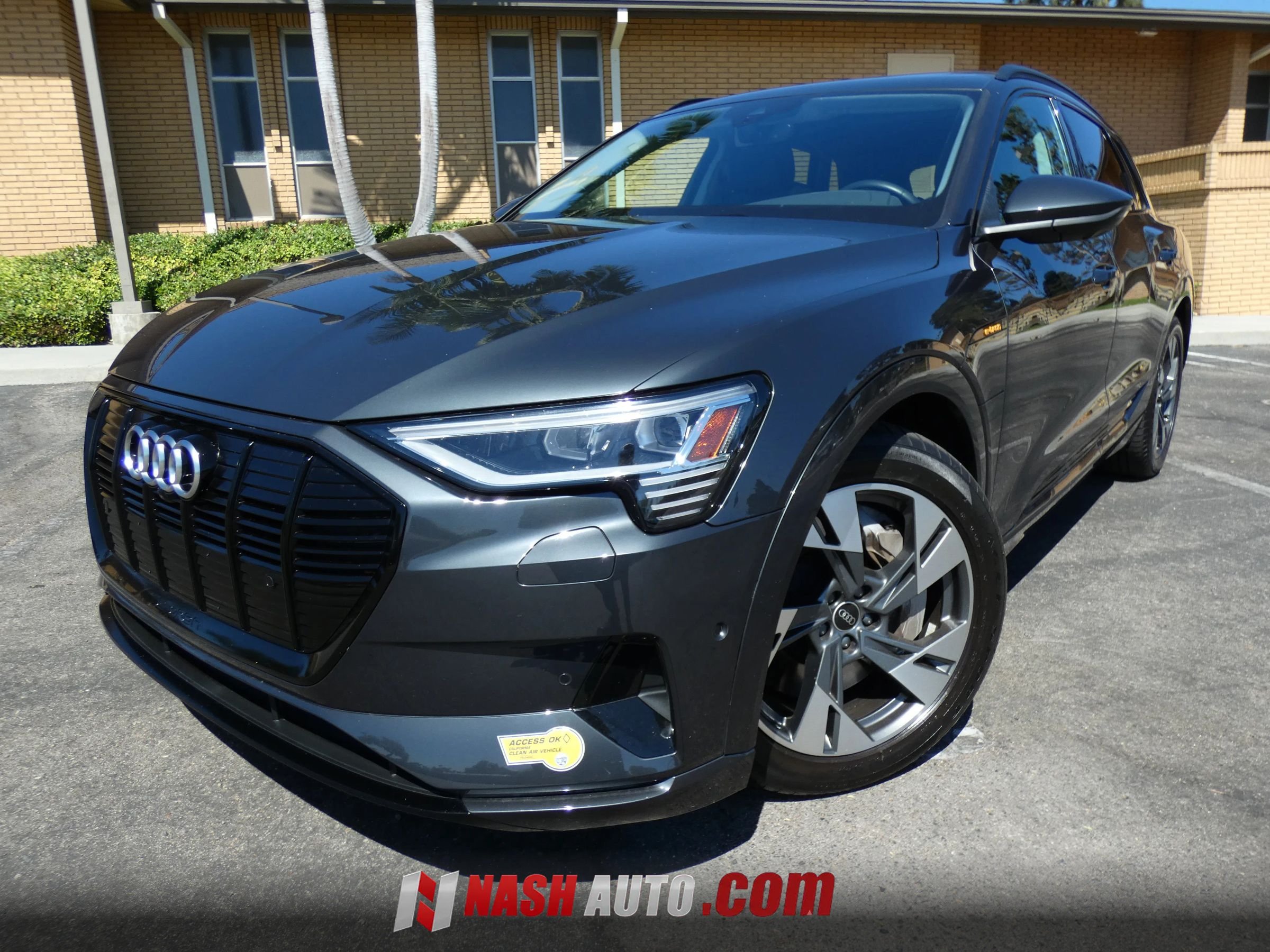 Used 2021 Audi e-tron Premium w/ Convenience Plus Package AWD/4WD image 15