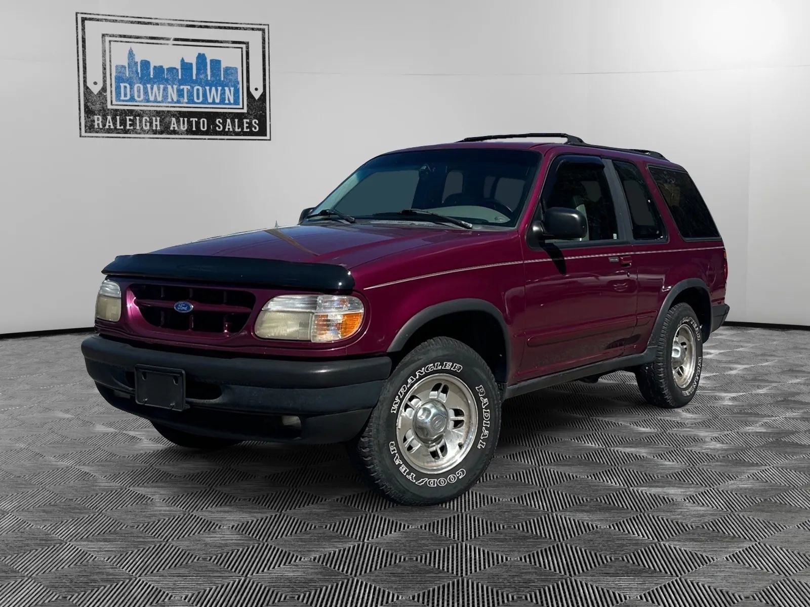 Used 1996 Ford Explorer Sport image 2