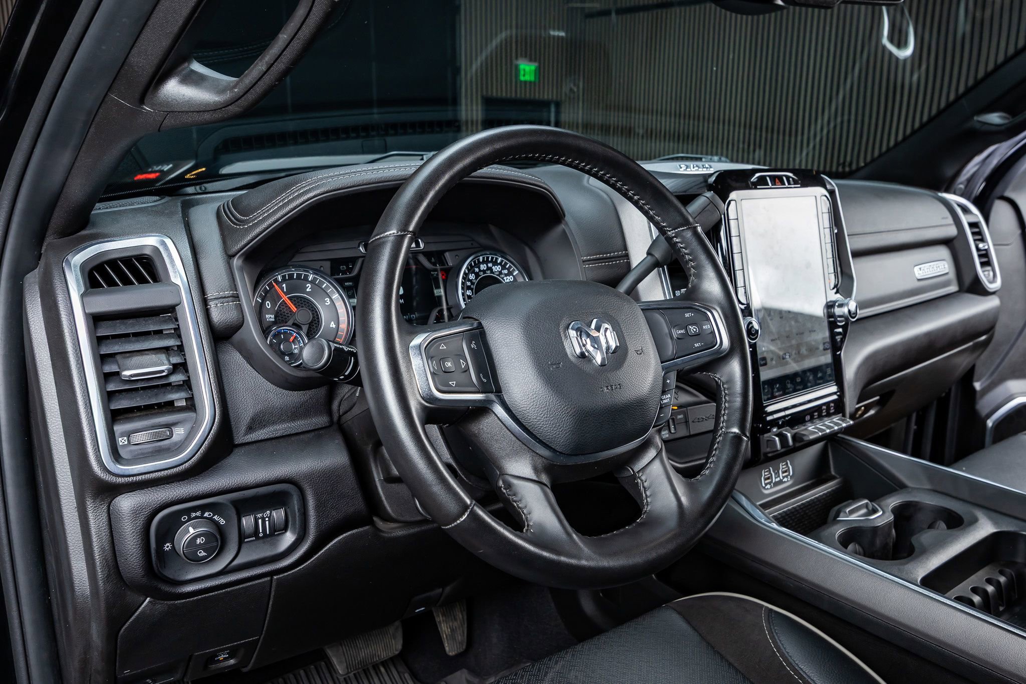 Used 2024 RAM 3500 Laramie w/ Night Edition image 15