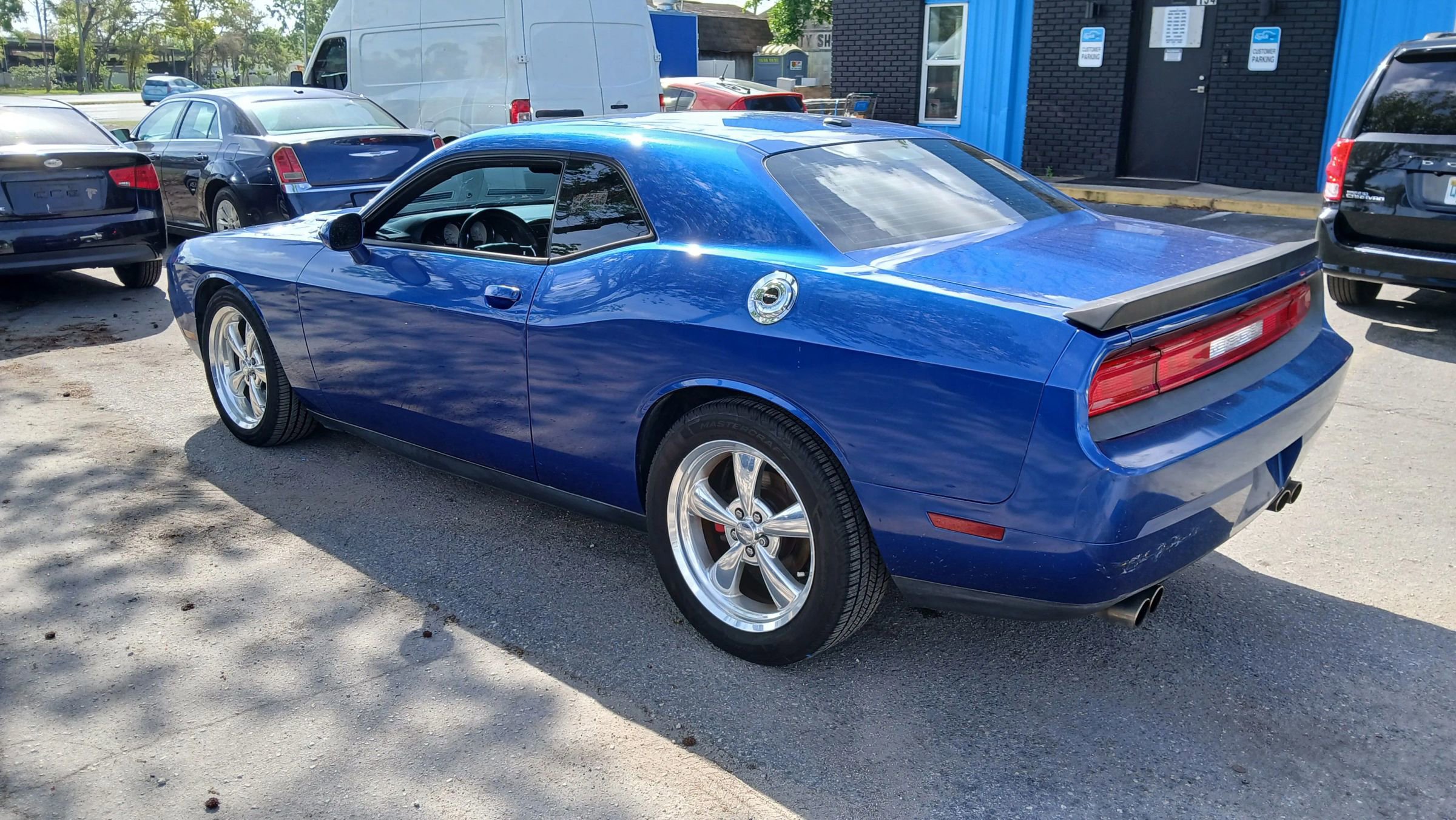 Used 2012 Dodge Challenger R/T RWD image 4