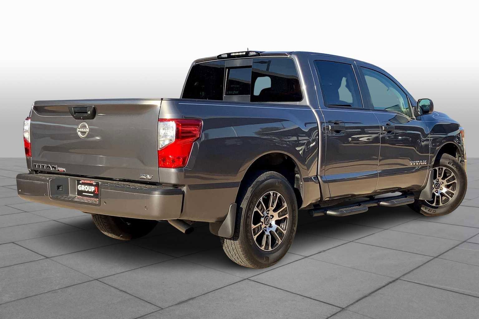 Used 2024 Nissan Titan SV w/ SV Convenience Package image 12