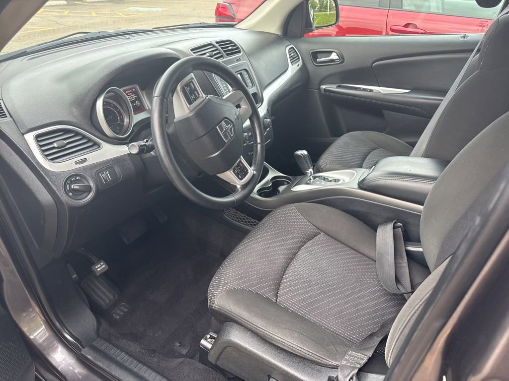 Used 2020 Dodge Journey SE w/ SE Popular Equipment Group FWD image 8