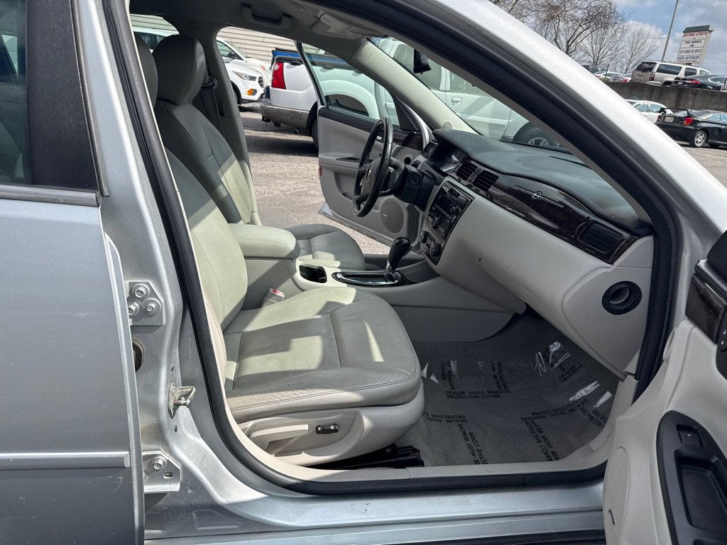 Used 2014 Chevrolet Impala LTZ FWD image 12