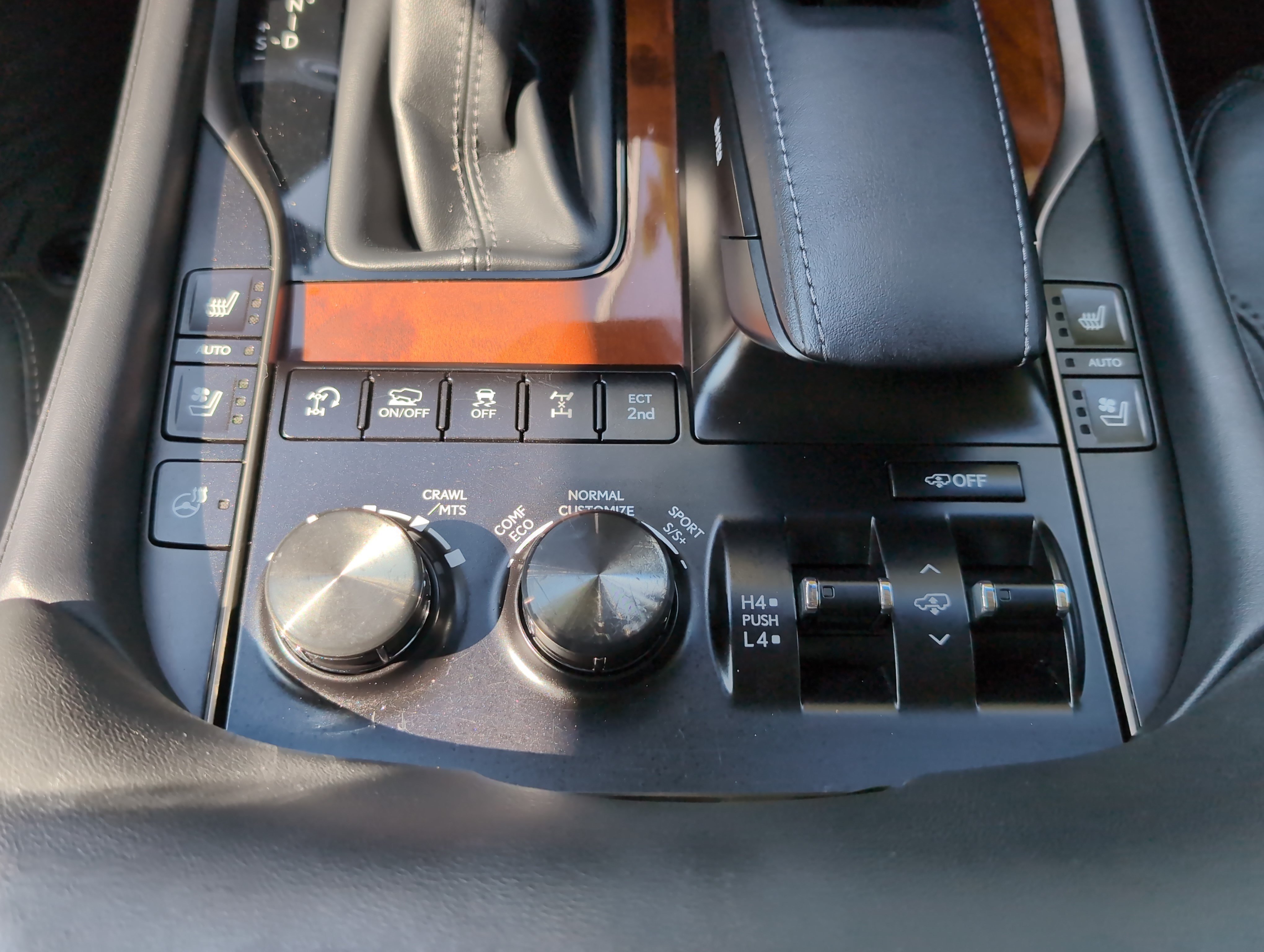Certified 2020 Lexus LX 570 4WD w/ Luxury Package image 47