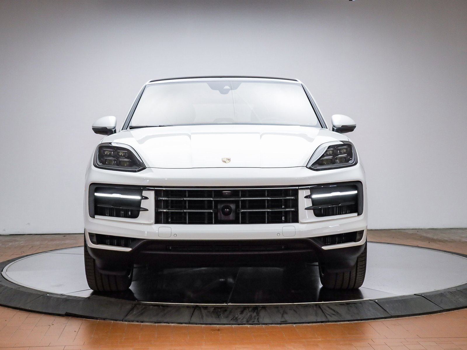 Certified 2025 Porsche Cayenne S image 13