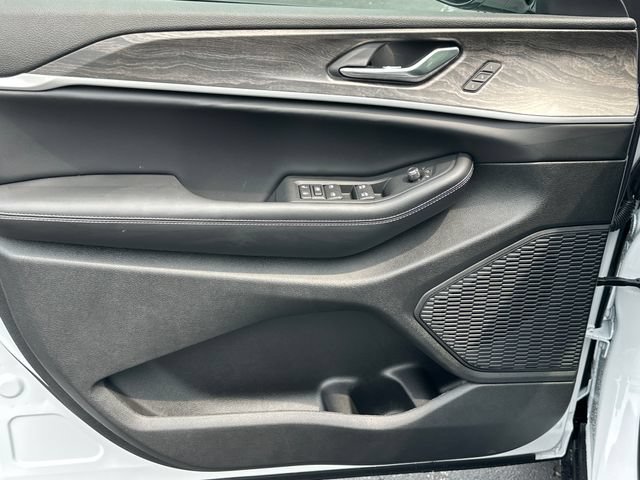 New 2026 Jeep Grand Cherokee L Limited AWD/4WD image 13