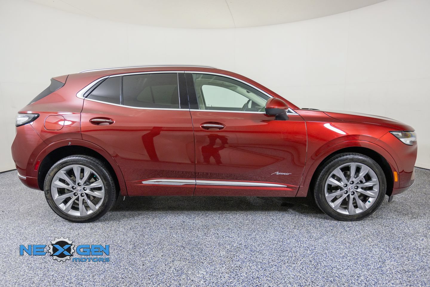 Used 2022 Buick Envision Avenir w/ Technology Package II FWD image 8