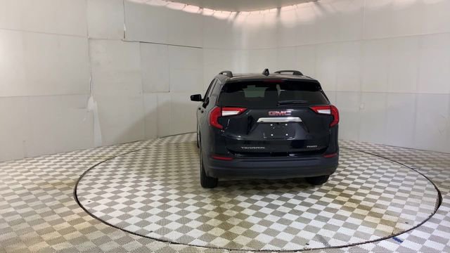 Used 2023 GMC Terrain SLE w/ Driver Convenience Package image 7