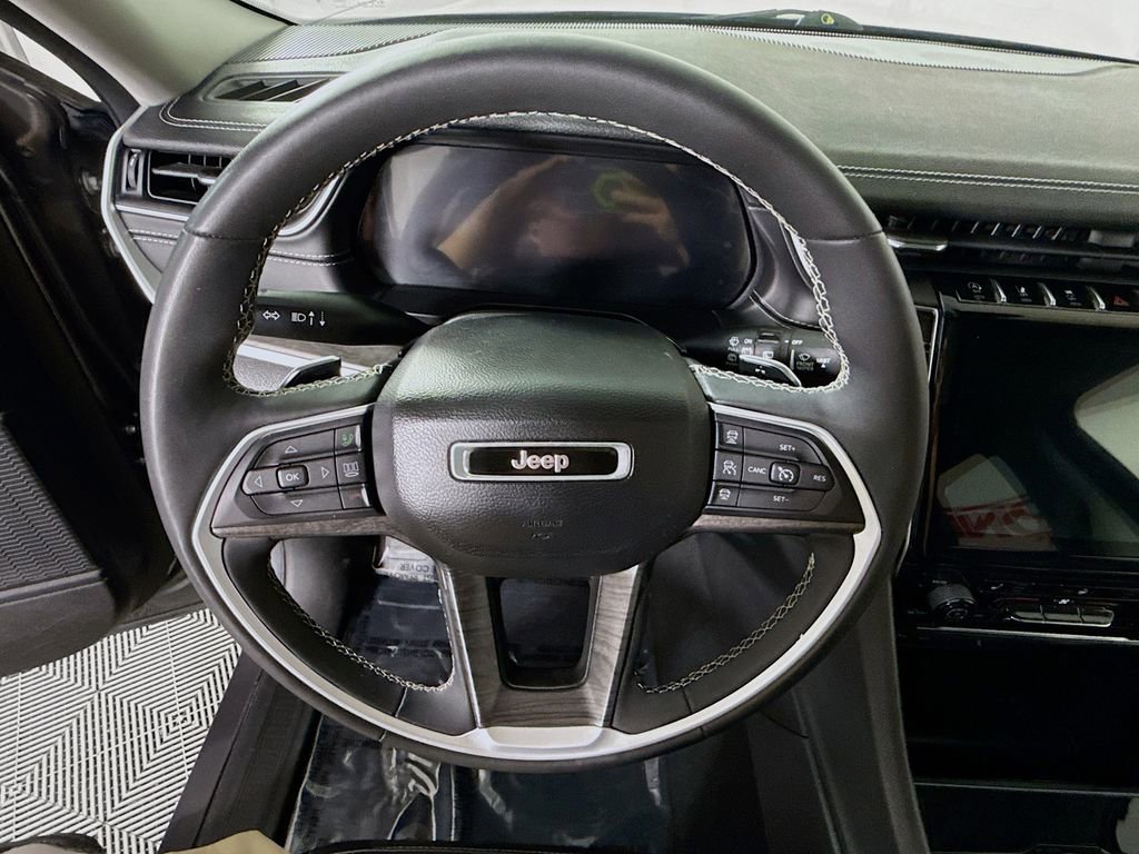 Used 2023 Jeep Grand Cherokee L Limited AWD/4WD image 21