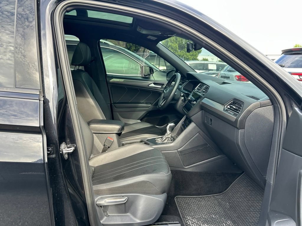 Certified 2023 Volkswagen Tiguan SE R-Line FWD image 42