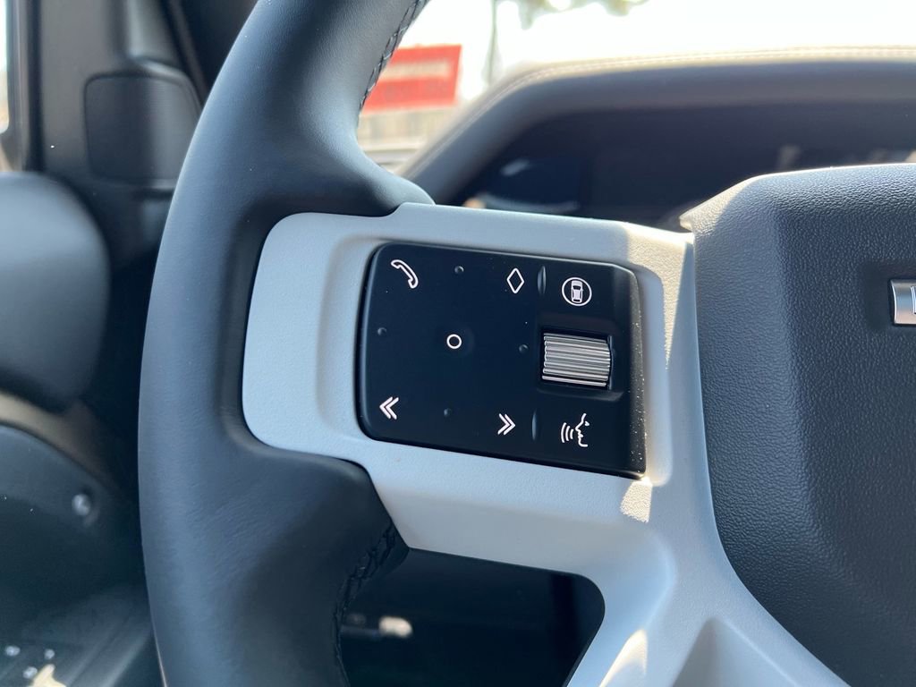 New 2026 Land Rover Defender 110 X-Dynamic SE AWD/4WD image 12