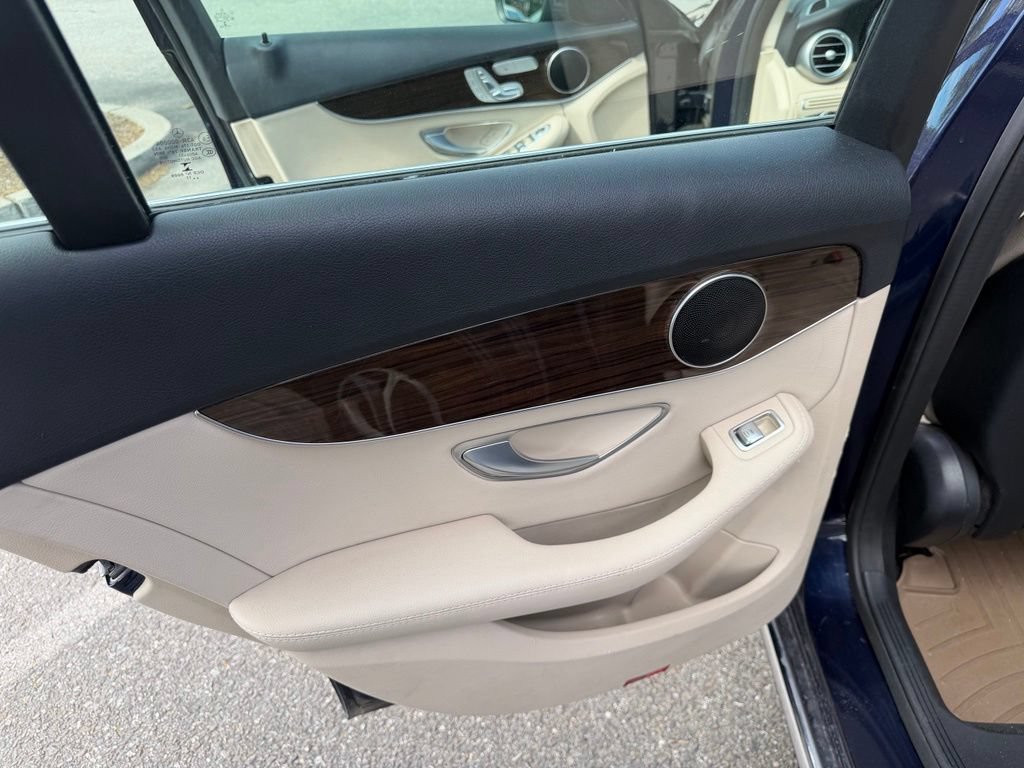 Used 2018 Mercedes-Benz C 300 4MATIC Sedan image 25
