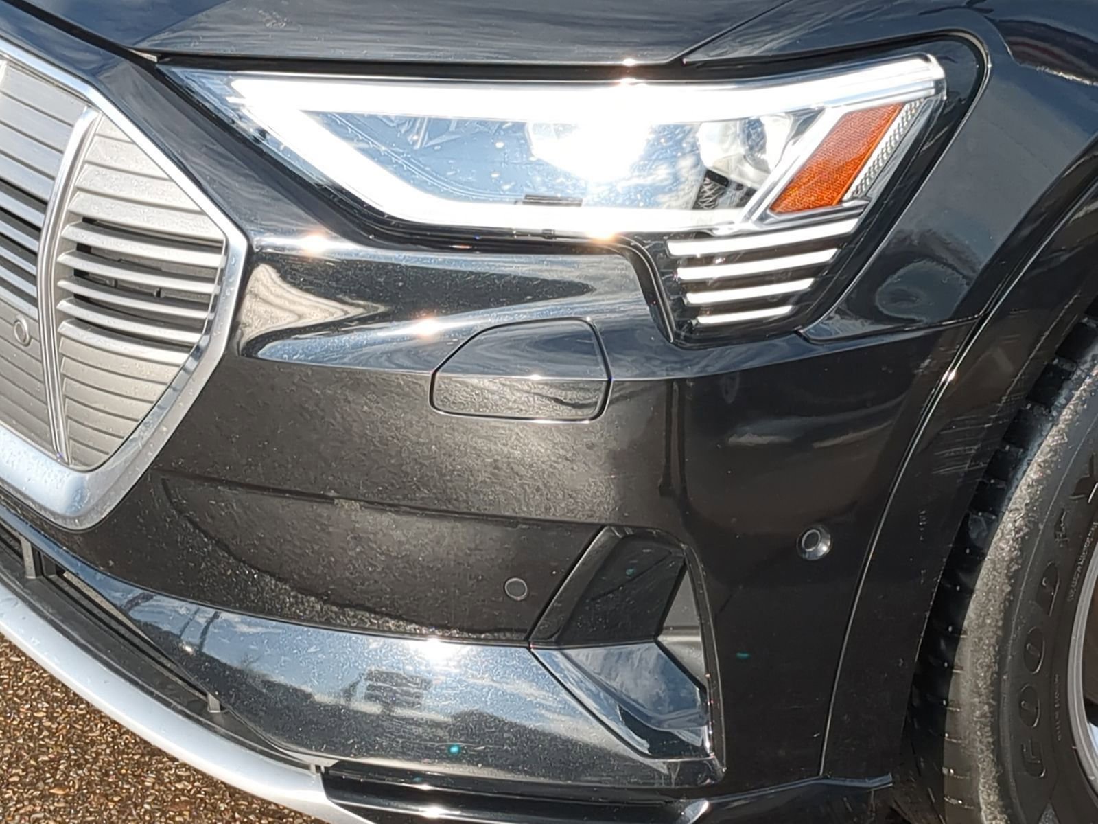 Used 2019 Audi e-tron Premium Plus image 15