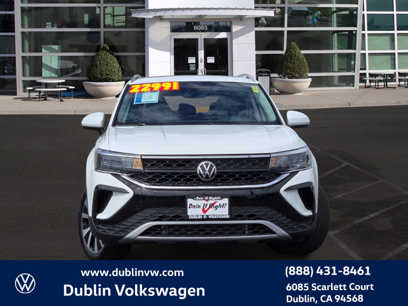 Certified 2023 Volkswagen Taos SE w/ Panoramic Sunroof Package FWD image 2