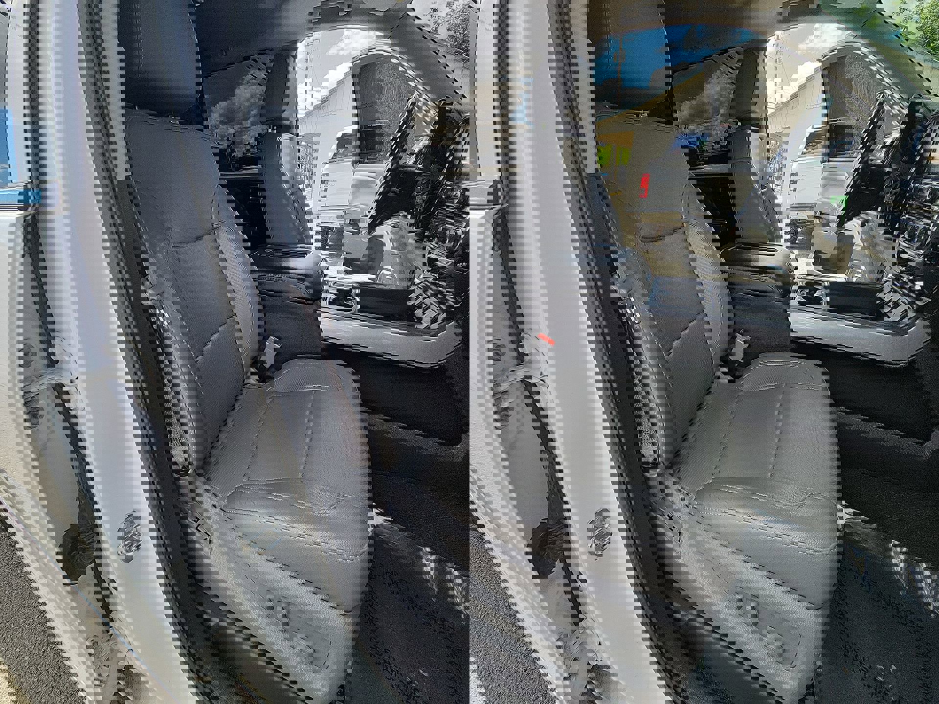 Used 2016 Chevrolet Silverado 1500 LTZ Z71 w/ LTZ Plus Package AWD/4WD image 26