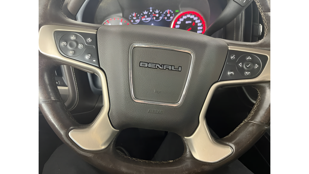 Used 2015 GMC Sierra 2500 Denali w/ Duramax Plus Package AWD/4WD image 21