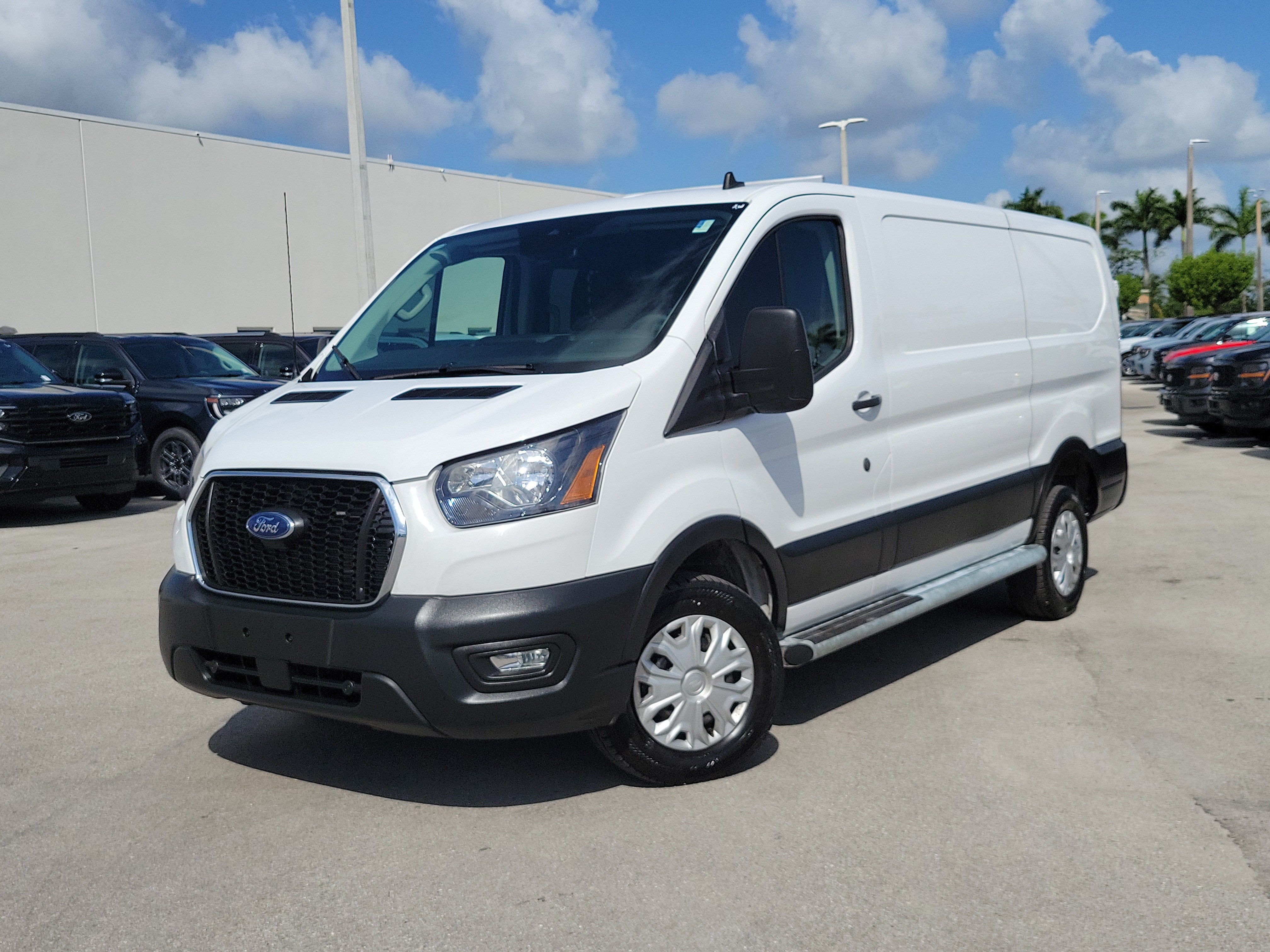 Used 2024 Ford Transit 250 Low Roof w/ Exterior Upgrade Package RWD image 1
