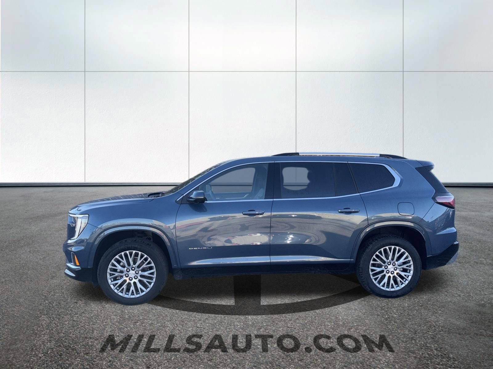 Used 2025 GMC Acadia Denali w/ LPO, All-Weather Package image 9
