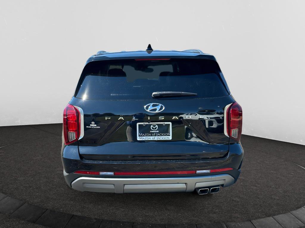 Used 2023 Hyundai Palisade Limited w/ Cargo Package image 4