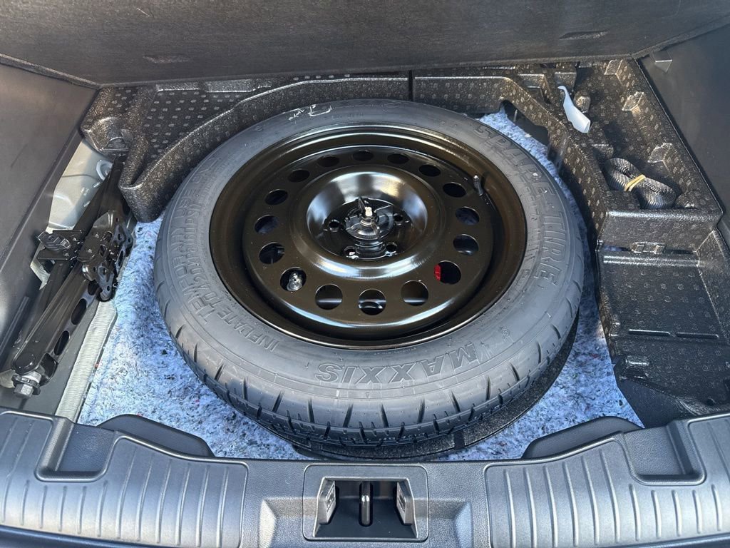 Used 2025 Ford Escape SE image 45