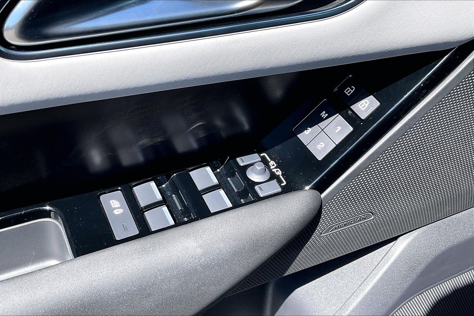 New 2026 Land Rover Range Rover Velar Dynamic SE AWD/4WD image 22