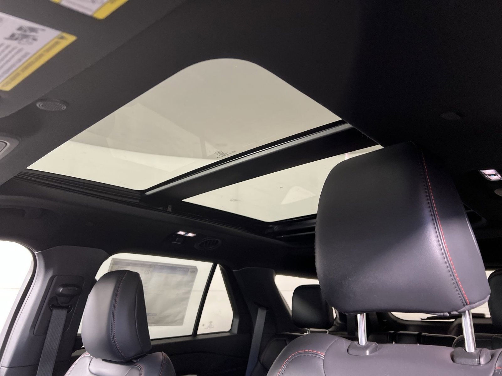 Used 2025 Ford Explorer ST-Line w/ Premium Package image 24