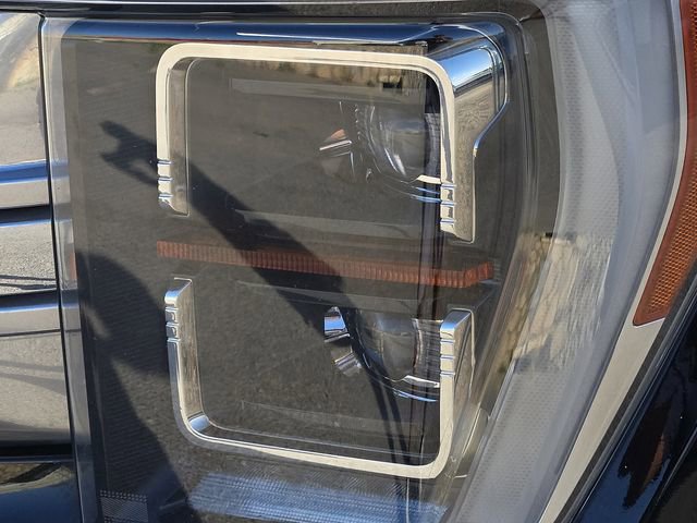 Used 2022 Ford F150 Platinum w/ Trailer Tow Package image 8