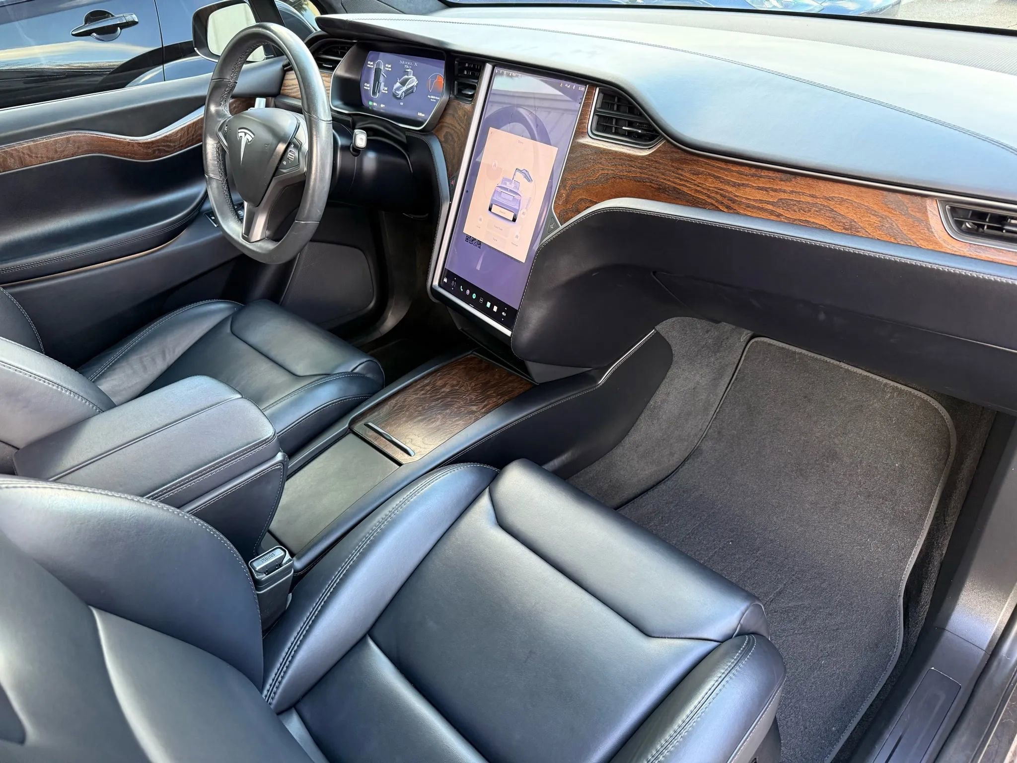 Used 2018 Tesla Model X 75D image 31