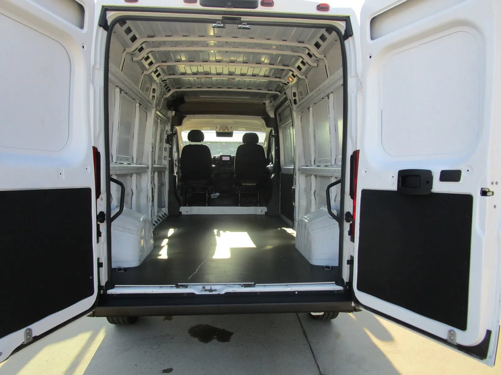 Used 2023 RAM ProMaster 2500 FWD image 10
