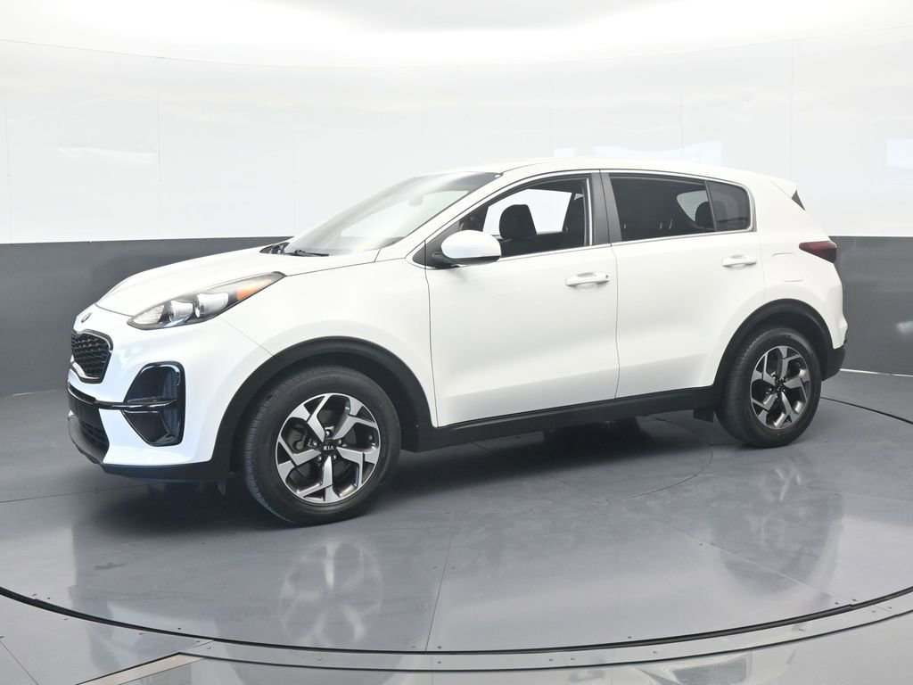 Used 2020 Kia Sportage LX image 2