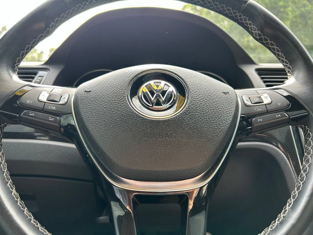 Used 2018 Volkswagen Passat 3.6 FWD image 25