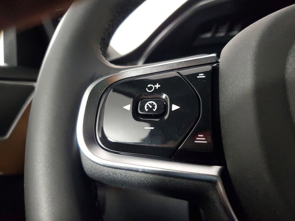 Used 2024 Volvo XC90 T8 Plus image 28