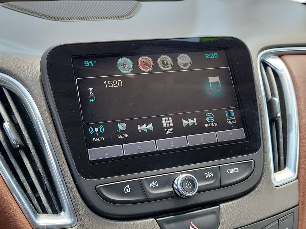 Used 2018 Chevrolet Malibu Premier w/ Premier Sun and Wheel Package FWD image 24