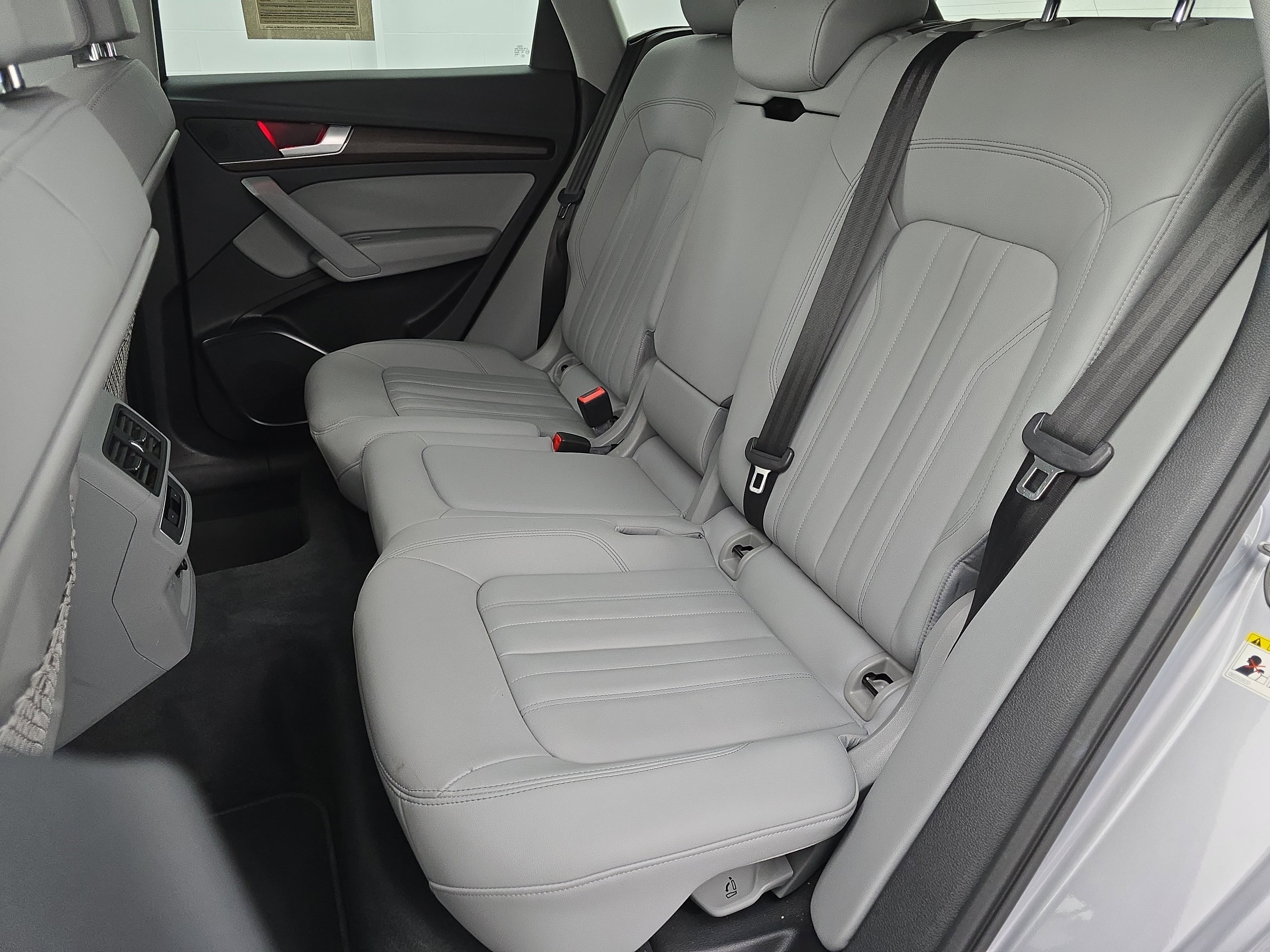 Used 2022 Audi Q5 2.0T Premium w/ Convenience Package AWD/4WD image 14