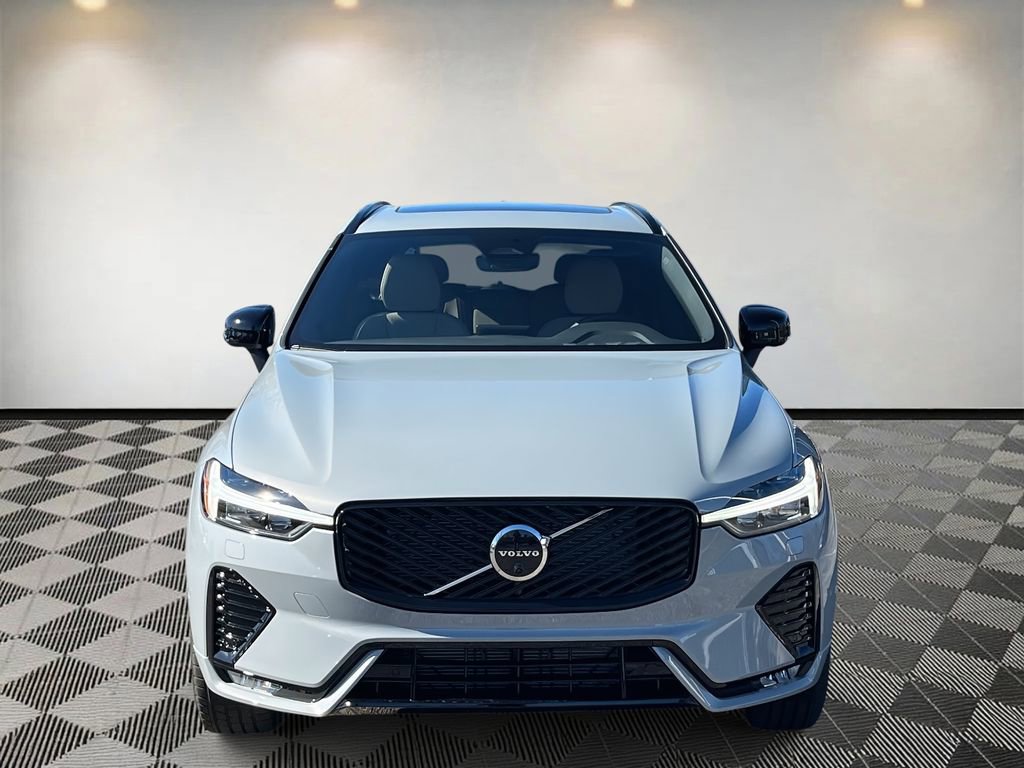 New 2026 Volvo XC60 B5 Plus w/ Climate Package image 8