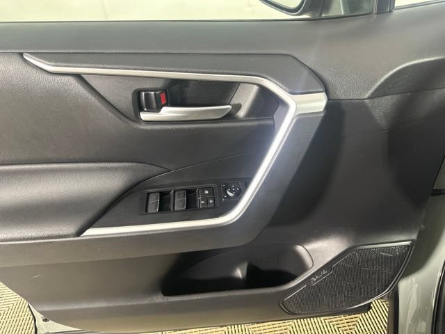 Used 2023 Toyota RAV4 XLE AWD/4WD image 12