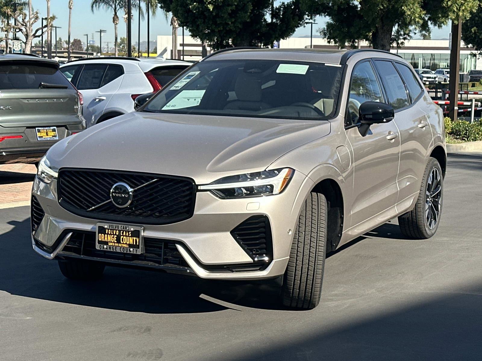 New 2026 Volvo XC60 T8 Plus w/ Protection Package Premier AWD/4WD image 6