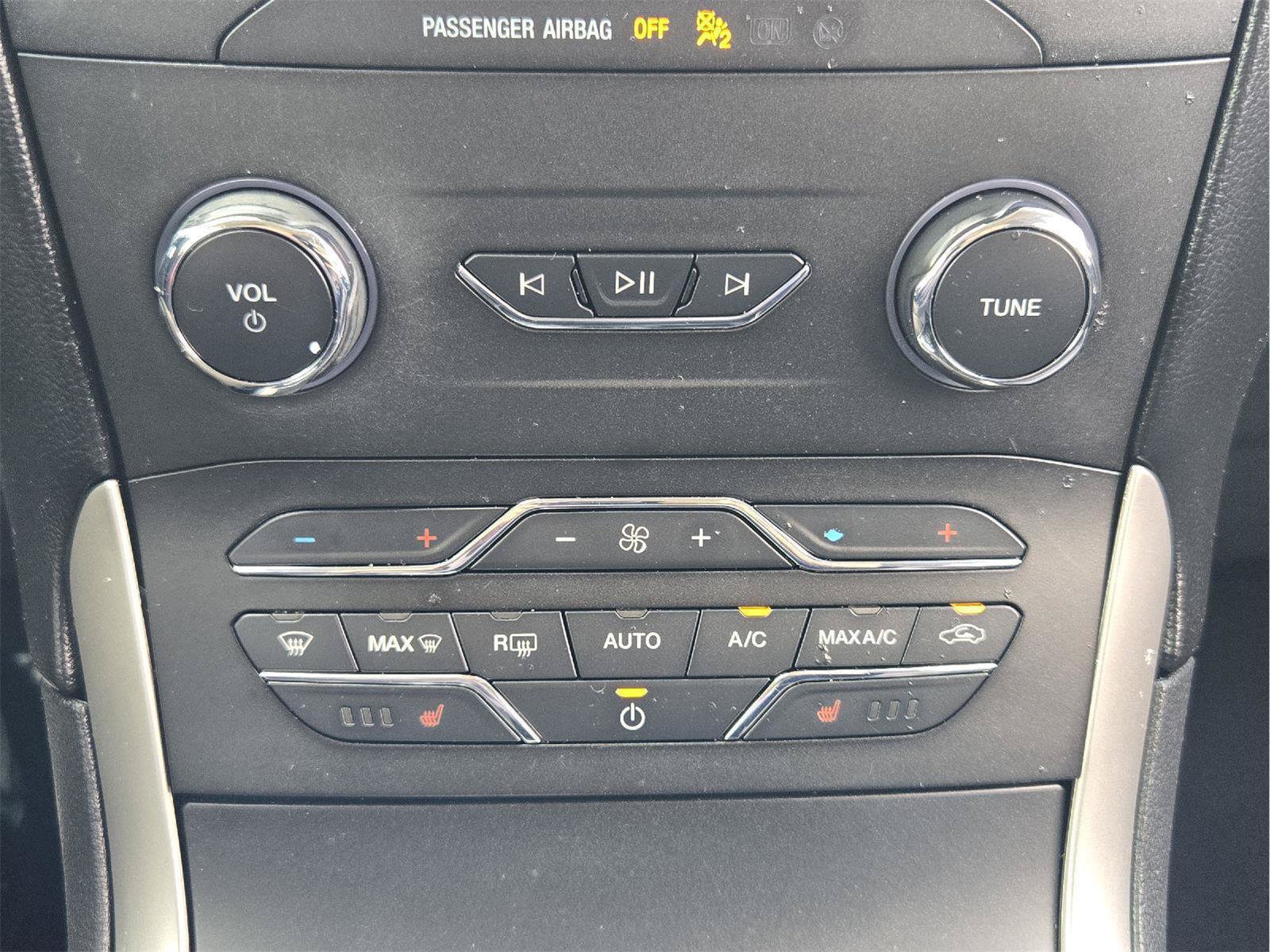 Used 2020 Ford Edge SEL AWD/4WD image 18