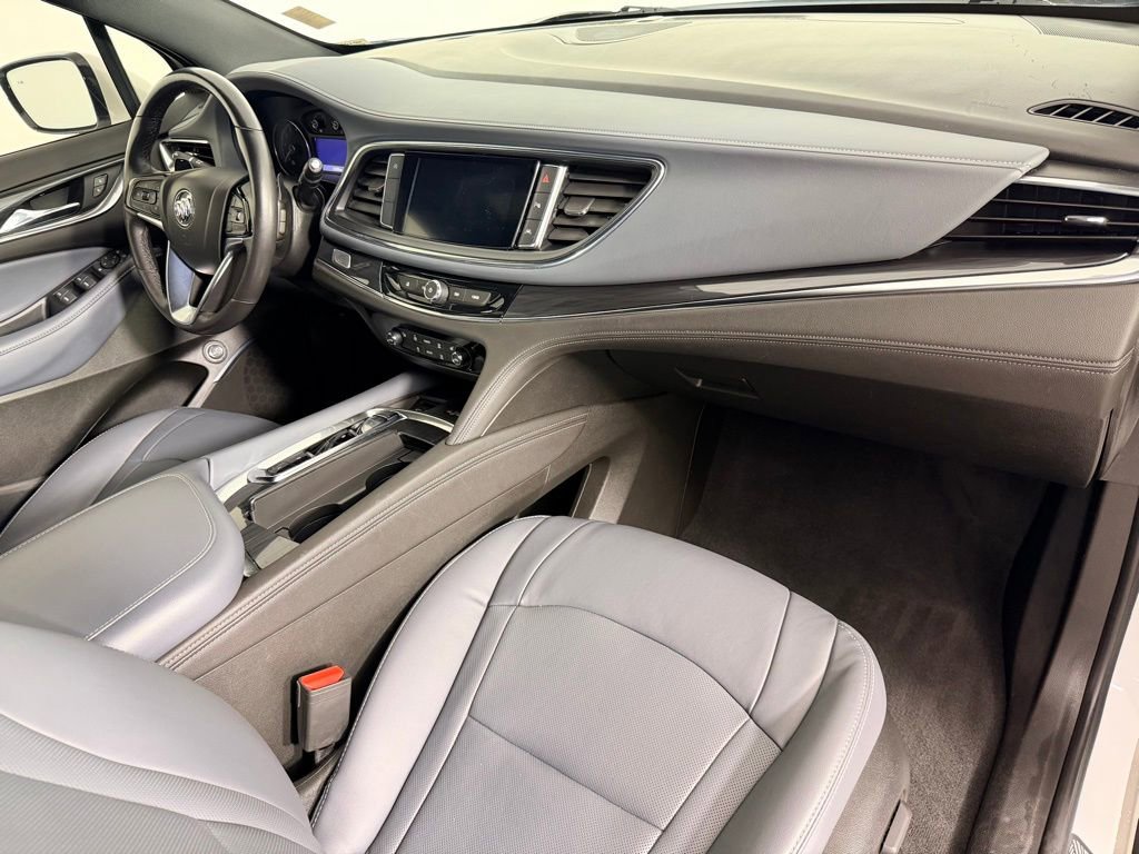 Used 2023 Buick Enclave Essence FWD image 30