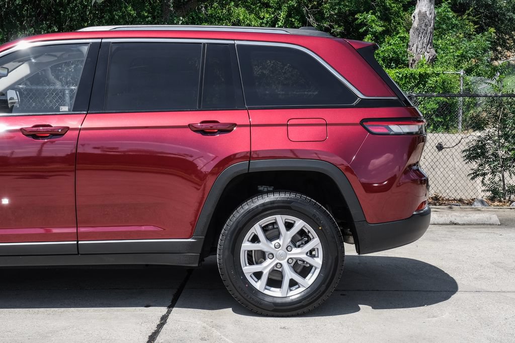 Used 2022 Jeep Grand Cherokee Limited RWD image 18