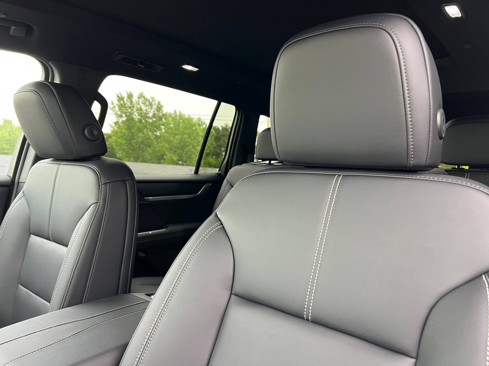 New 2026 GMC Acadia Elevation w/ Black Edition AWD/4WD image 13