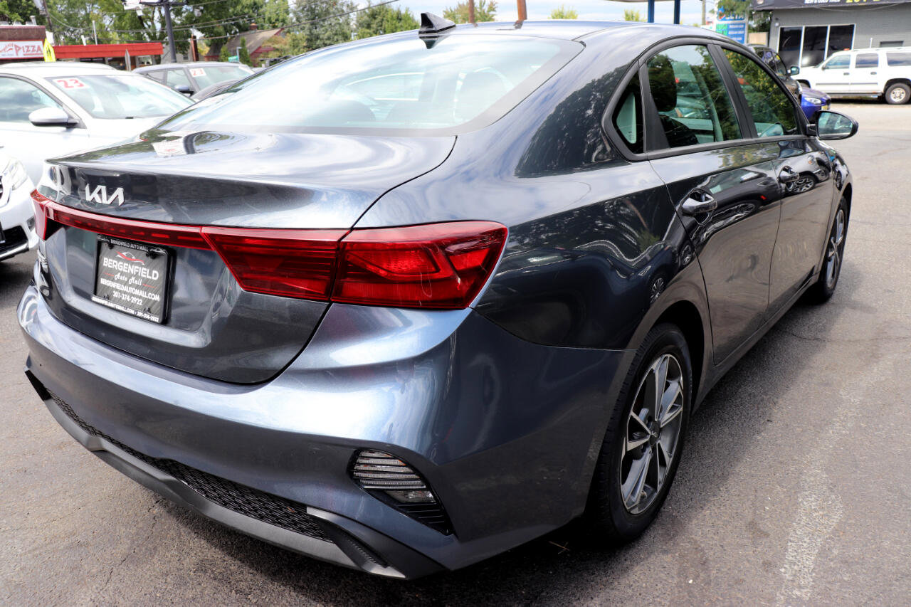 Used 2023 Kia Forte LXS image 5