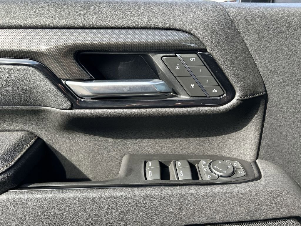 Used 2025 GMC Sierra 2500 AT4 w/ Technology Package image 23