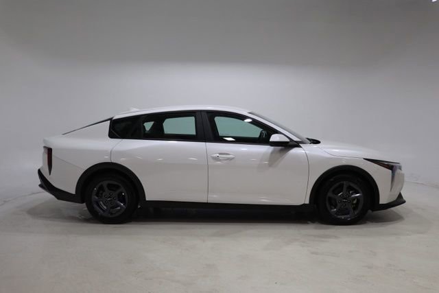 Used 2025 Kia K4 LXS image 43