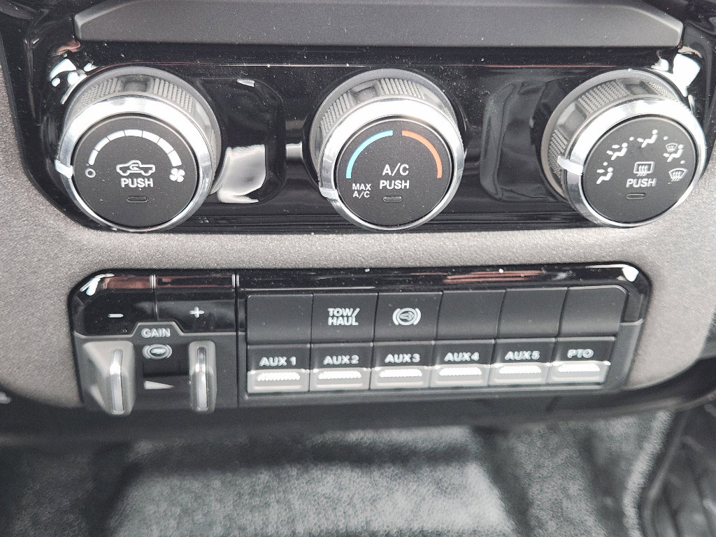 New 2026 RAM 5500 4x4 Crew Cab image 17