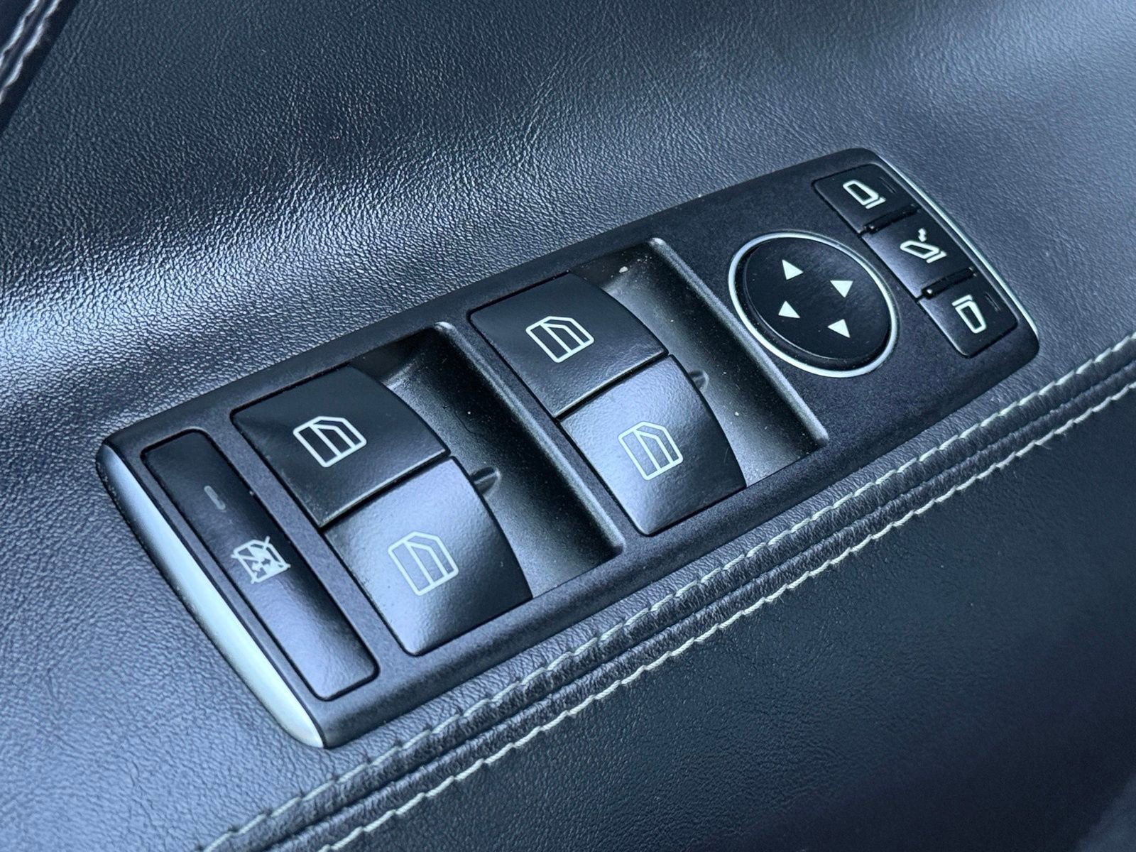 Used 2019 Tesla Model S Long Range image 25