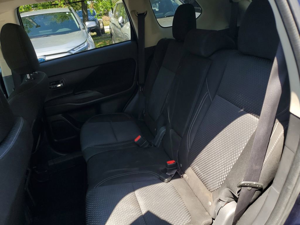 Used 2020 Mitsubishi Outlander ES FWD image 16